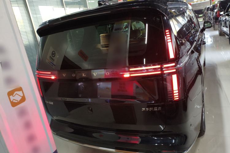 Used Volvo EM90 2025 Ultra Six-Seater Rear