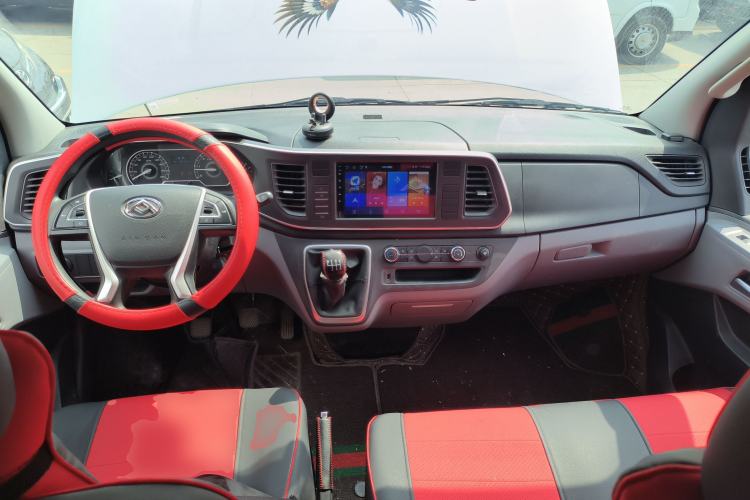 Used SAIC MAXUS Xintu V80 2024 Aotuntong Value Edition 6MT Short Wheelbase Ultra-Low Roof 127 Ps 5/6 Seats