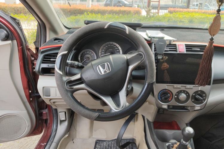 Used Honda City Classic 2012 1.5L manual Comfort version
