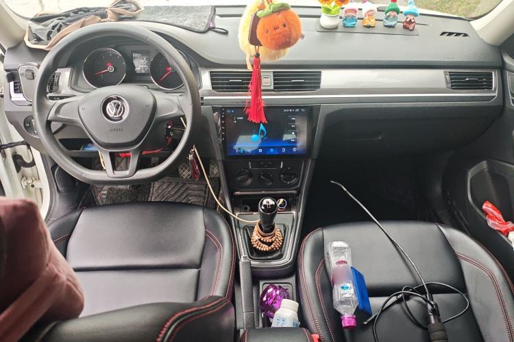 Used Volkswagen Bora 2016 1.6L Manual Fashion Edition Center Console