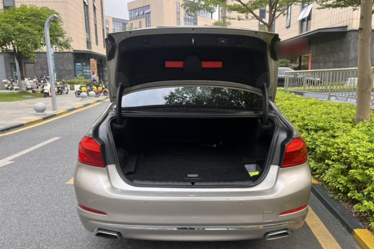 Used BMW 5 Series New Energy 2020 Mileage Upgrade Version 530Le Luxury Package Trunk