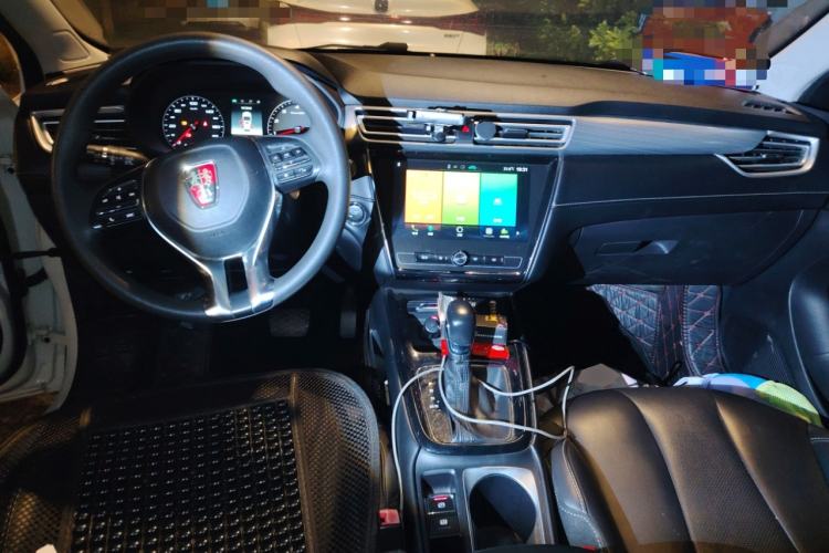 Used Roewe i5 2019 1.5L Automatic 4G Connected Langhao Edition Center Console