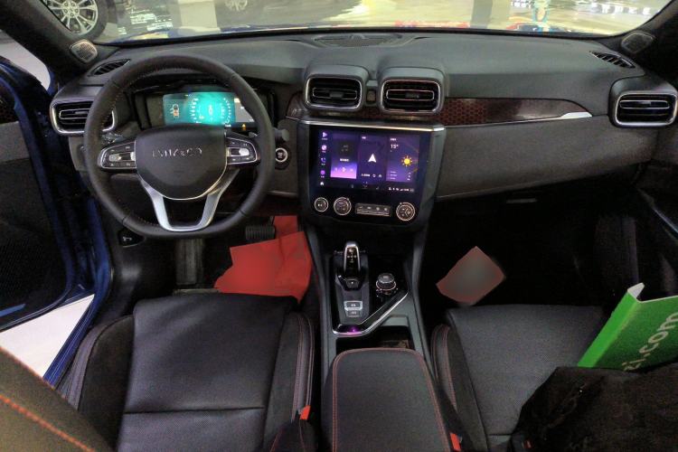 Used Lynk & Co 03 2019 2.0TD Automatic Jing Pro Edition Center Console