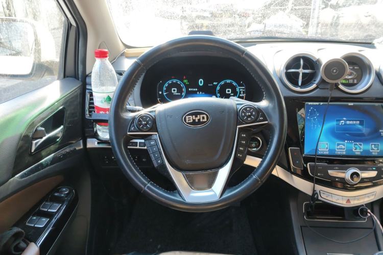 Used BYD Tang New Energy 2015 2.0T Four-Wheel-Drive Flagship Model