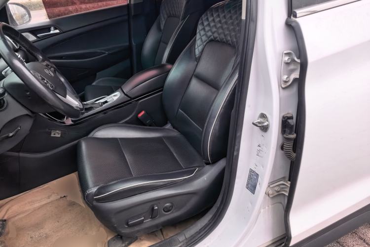 Used Hyundai Tucson 2019 280TGDi Dual-Clutch Two-Wheel Drive Smart Connect Version China VI Left Front Seat