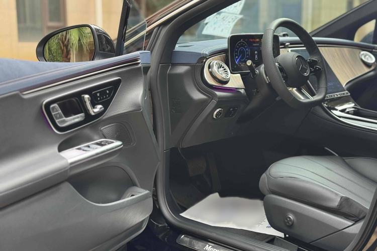Used Mercedes-Benz EQE 2025 500 4MATIC Luxury Edition
