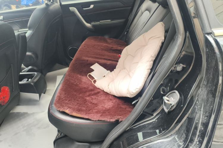 Used Haval H6 2014 Sport Version 1.5T Manual Two-Wheel Drive Elite Edition Left Rear Seat