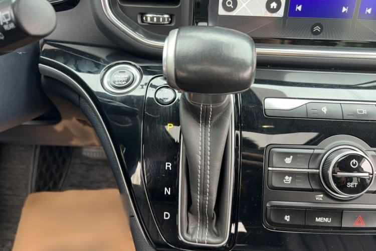 Used GAC Trumpchi M8 2019 320T Ultimate Edition Gear Lever