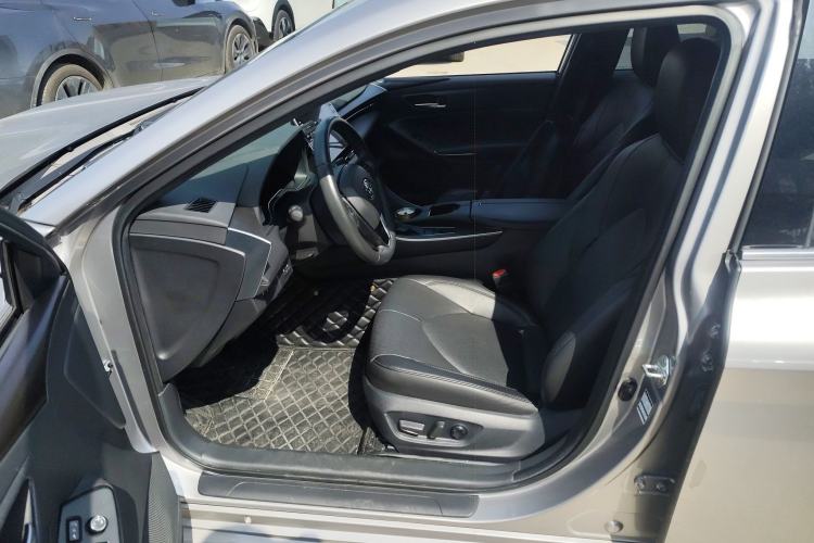 Used Toyota Avalon 2019 2.0L Luxury Edition China VI Standard
