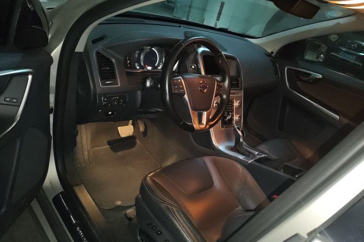 Used Volvo XC60 2017 T5 AWD Smart Upgrade Edition