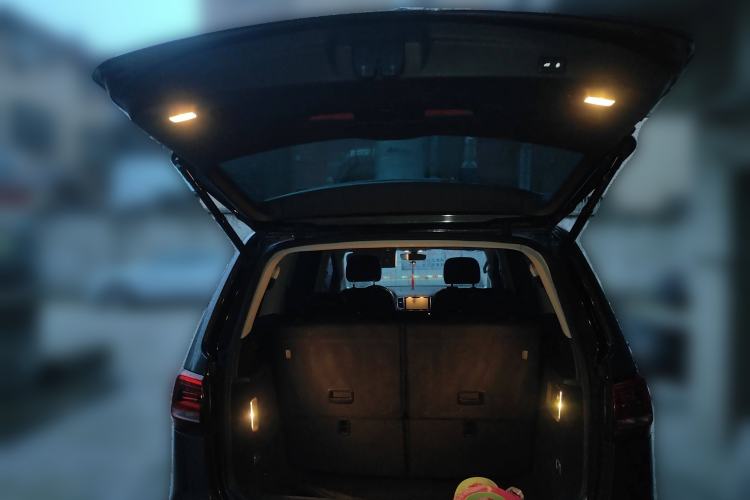 Used Volkswagen Sharan 2018 380TSI Comfort Edition 7-Seater Trunk