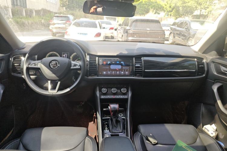 Used Skoda Kodiaq 2018 Facelifted TSI330 5-Seater Two-Wheel-Drive Luxury Enjoyment Edition