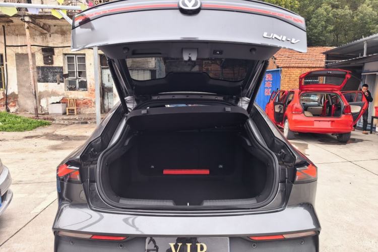 Used CHANGAN UNI-V 2023 1.5T Prestige Model Trunk