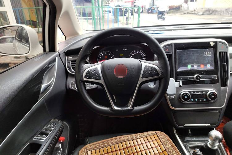 Used BYD Song MAX 2017 1.5T Manual Comfort 7-Seater Steering Wheel