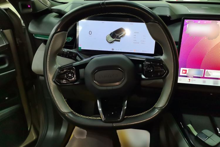 Used Lynk & Co 08 EM-P 2025 120km Long-Range Halo Steering Wheel