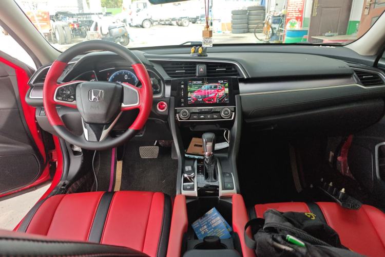 Used Honda Civic 2016 220TURBO CVT Luxury Edition Center Console