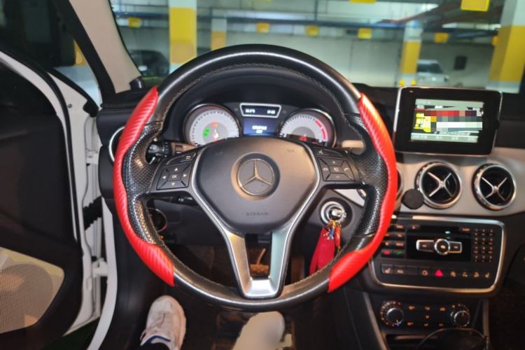 Used Mercedes-Benz GLA 2015 GLA 220 4MATIC Fashion Model