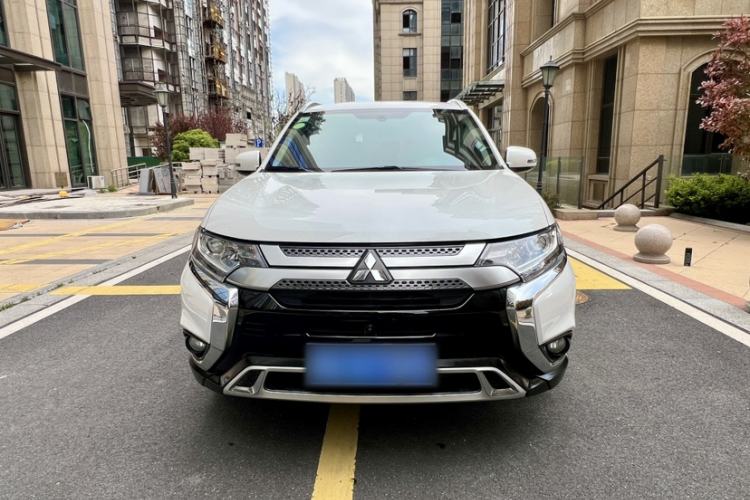 Used Mitsubishi Outlander 2020 2.0L Two-Wheel Drive Enjoyment Version 5 Seats Exterior 6