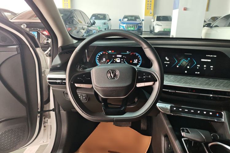 Used CHANGAN Eado 2023 Changan Edition PLUS Blue Whale NE 1.4T GDI DCT Prestige Version
