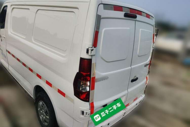 Used CHANGAN KAICHENG Ruixing EM60 2023 All-Electric Van 4525 mm Long Flat Roof with Side Doors 2 Seats 60 kW 38.7 kWh
