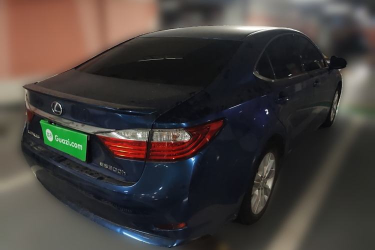 Used Lexus ES 2014 300h Elite Edition Rear Right 45 Deg