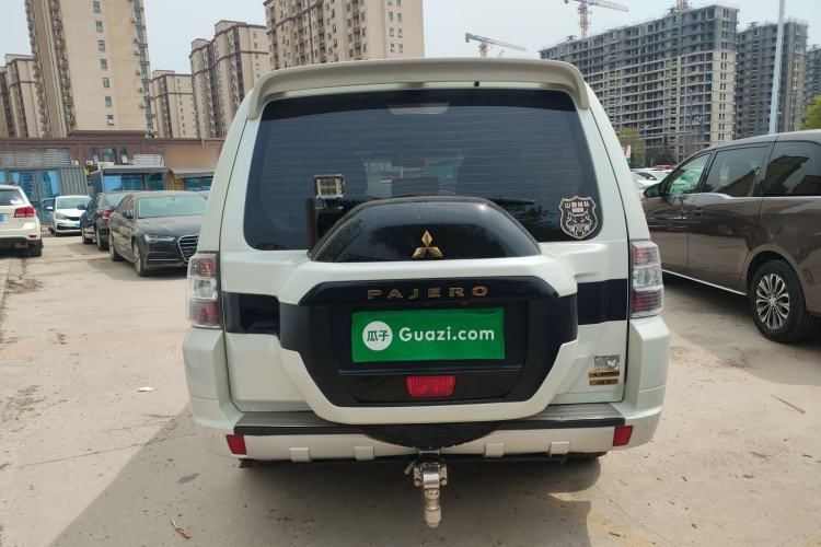 Used Mitsubishi Pajero 2017 V97 3.8L 5-Door GLS Model with Sunroof – Middle East
