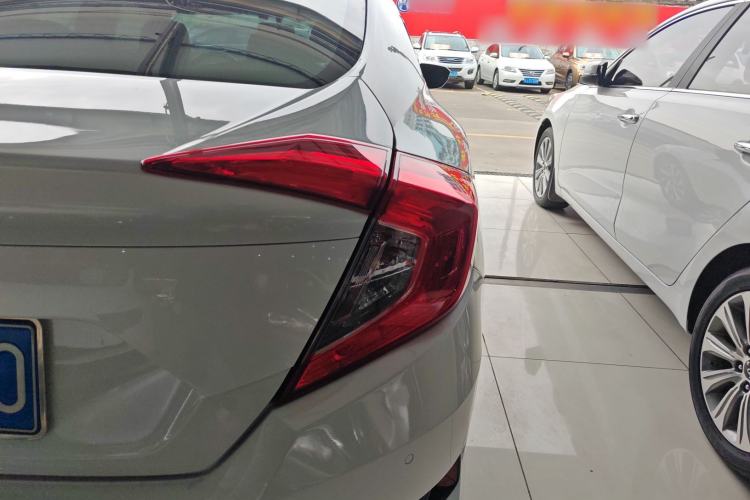 Used Honda Civic 2016 220TURBO CVT Luxury Edition
