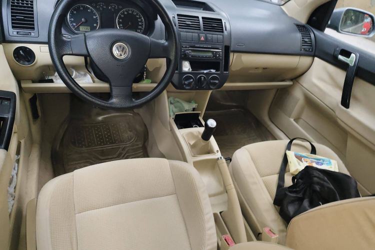 Used Volkswagen Polo 2006 Jingqu 1.4L Manual - Elegant Edition
