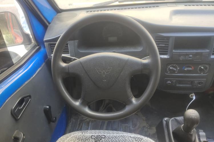 Used Wuling Zhiguang 2015 1.2L Practical LS-I Model
