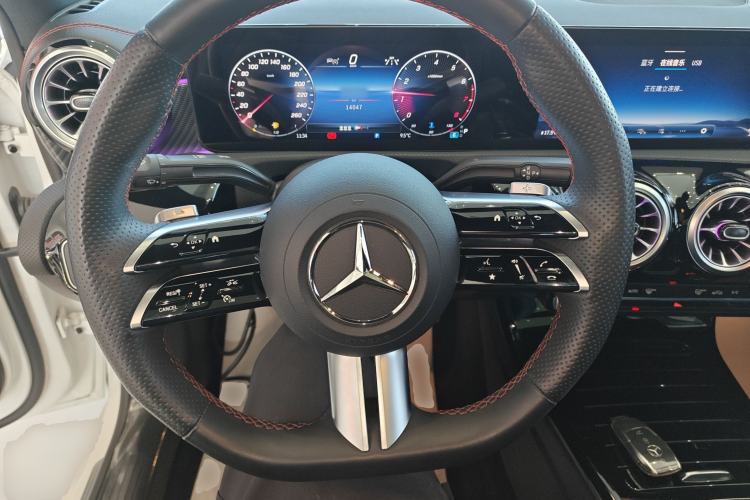 Used Mercedes-Benz A-Class 2023 A 200 L Fashion Model Steering Wheel