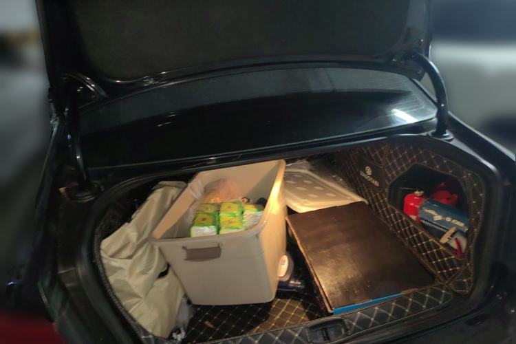 Used Volkswagen Magotan 2012 Revised 1.8TSI Luxury Version Trunk