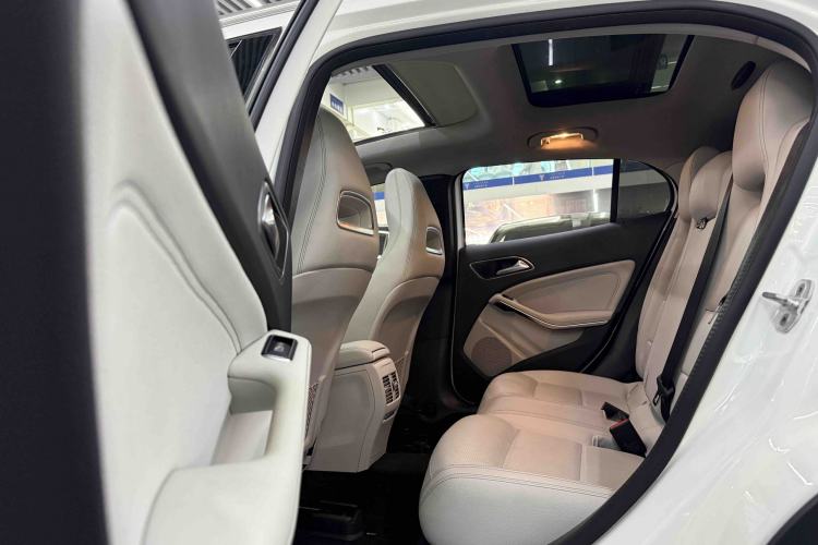 Used Mercedes-Benz GLA 2015 GLA 200 Fashion Model
