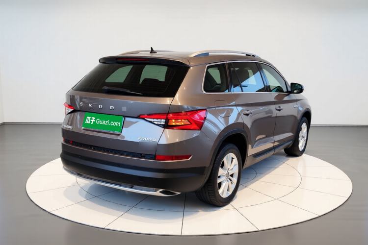 Used Skoda Kodiaq 2019 Facelifted TSI330 7-Seater Two-Wheel-Drive Luxury Enjoyment Edition China VI Standard Rear Right 45 Deg
