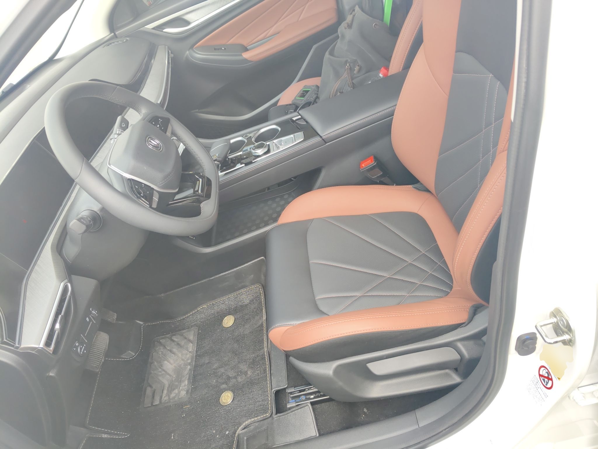 Переднее сиденье в автомобиле