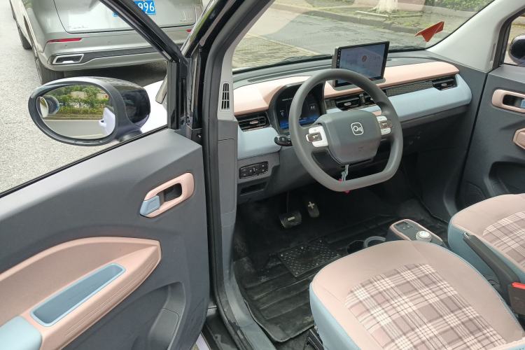 Used Chery QQ Ice Cream 2024 Youth Edition 205km Milkshake Driver Seat