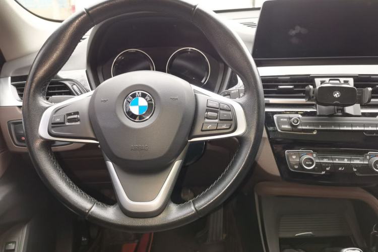 Used BMW X1 2020 sDrive25Li Leading Model
