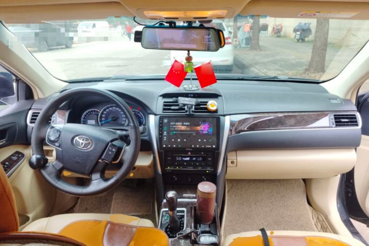 Used Toyota Camry 2016 2.0G 10th Anniversary Leading Edition Center Console