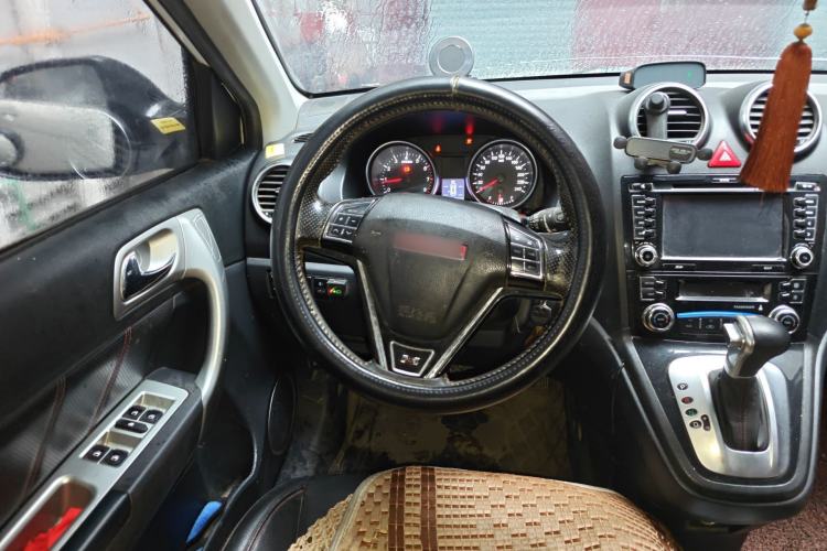Used Haval H6 2013 Upgraded Model 2.4L Automatic Two-Wheel Drive Elite Version Steering Wheel