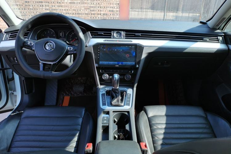 Used Volkswagen Magotan 2017 280TSI DSG Comfort Model