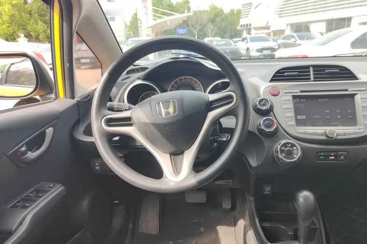 Used Honda Fit 2011 1.3L automatic comfort version
