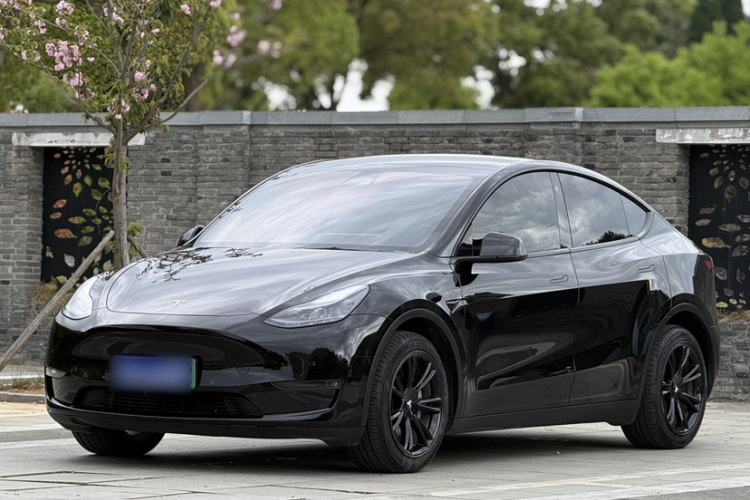 Used Tesla Model Y 2023 Long-Range All-Wheel-Drive Version