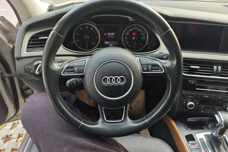 Used Audi A4L 2016 35 TFSI Collection Edition S line Luxury Model Steering Wheel