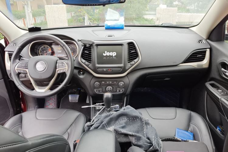 Used Jeep Cherokee 2017 2.4L Excellence Edition
