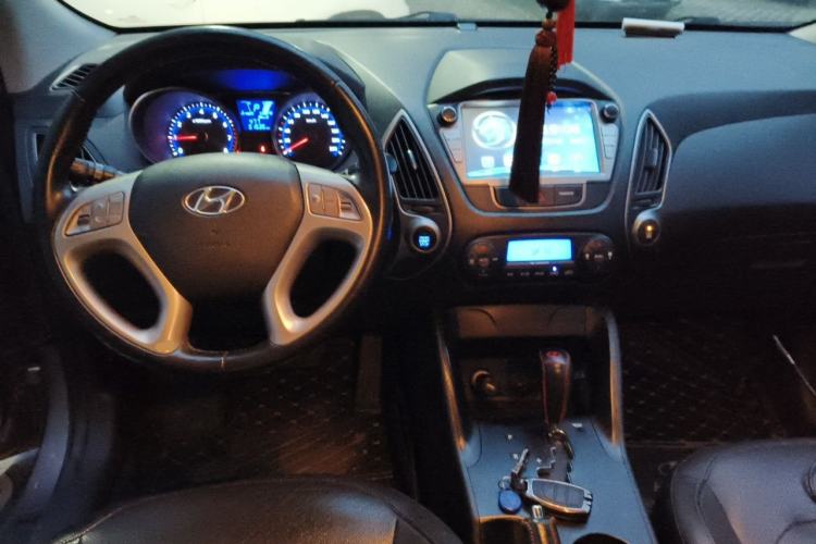 Used Hyundai ix35 2015 2.0L Automatic 2WD Smart Type China IV