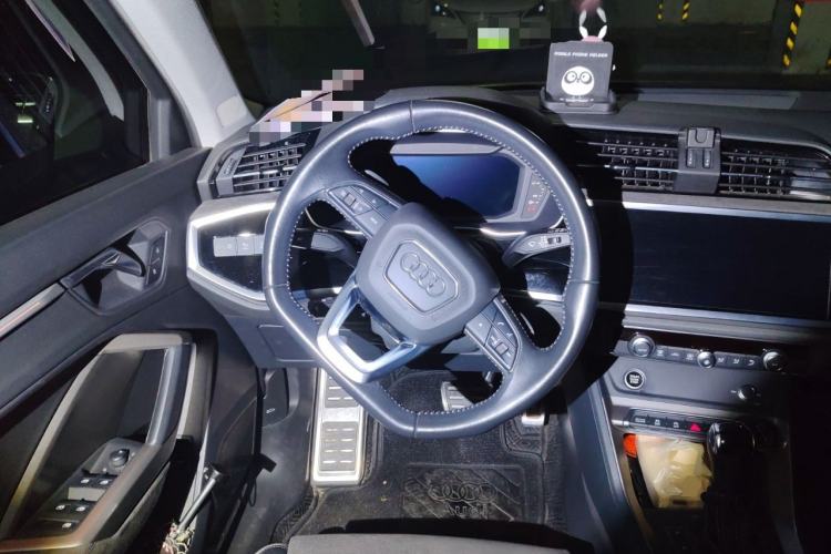 Used Audi Q3 2021 40 TFSI Fashion Dynamic Model
