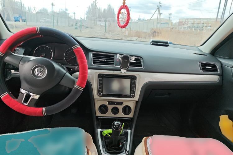 Used Volkswagen Lavida 2013 Revised Version 1.4 TSI Manual Comfort Edition Center Console