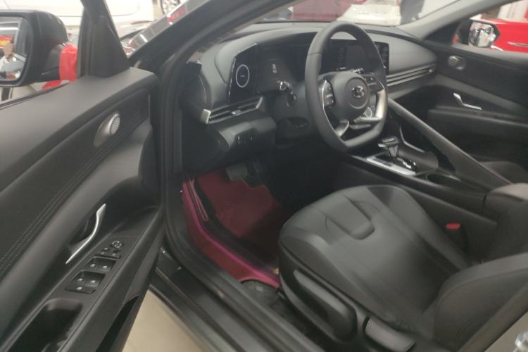 Used Hyundai Elantra 2023 1.5L CVT GLX Elite Edition Left Front Seat