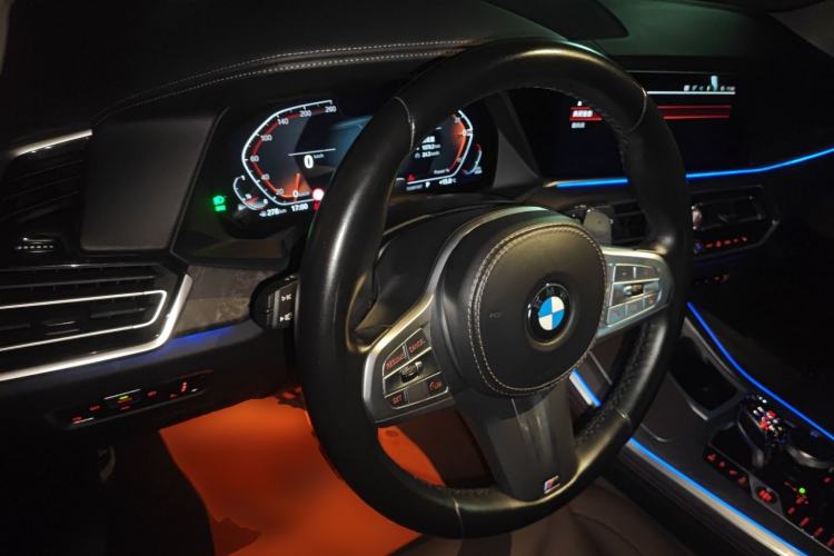 Used BMW X5 2022 xDrive 30Li Luxury M Sport Package
