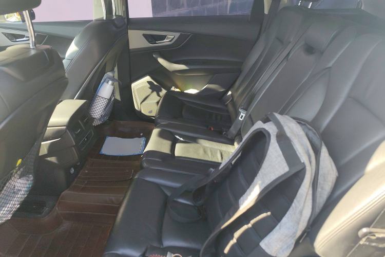 Used Audi Q7 2018 40 TFSI Comfort Model