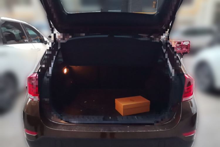 Used BMW X1 2012 sDrive18i Luxury Edition Trunk